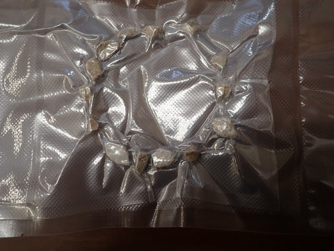 159番　新入荷　玉川温泉北投石真空パックシート（TMS203）　写真画像