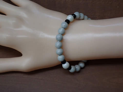 198番　8mm玉ブレスレット（玉川産北投石イエローパール、台湾産北投石、オニキス）　写真画像