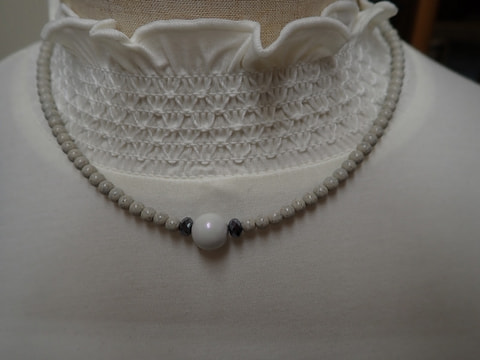 番　北投石チョーカー（玉川産北投石10ミリ1玉、台湾産北投石4ミリ100玉、テラヘルツ2玉）　写真画像