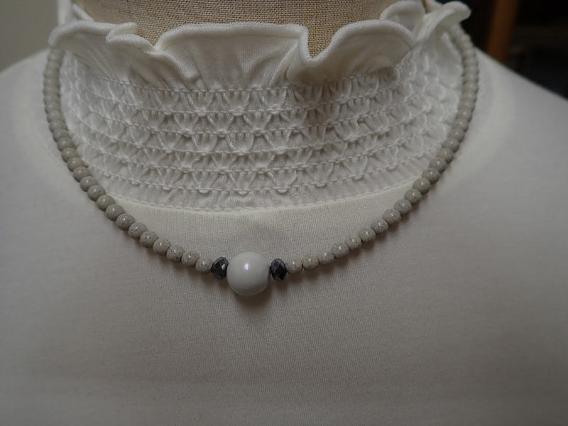 番　北投石チョーカー（玉川産北投石10ミリ1玉、台湾産北投石4ミリ100玉、テラヘルツ2玉）　写真画像