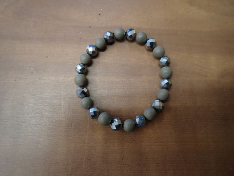 201番　限定。玉川温泉8mmテラヘルツ各12玉ブレスレット（最高級の1000年玉川産北投石を使用）　写真画像