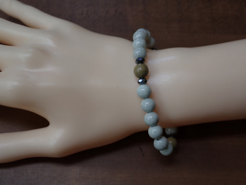 203番　8mm玉ブレスレット（玉川産北投石　天然色、台湾産北投石、テラヘルツ）　写真画像