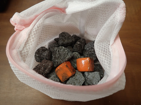 母の日205番お風呂用 （橙焼成北投石2個　玉川溶岩石300g）　写真画像