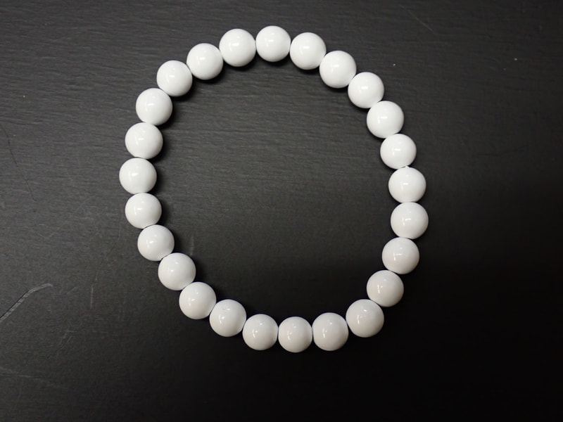 新商品　8mm玉ブレスレット（玉川産北投石）ホワイト（18ｃｍ　25玉）　写真画像